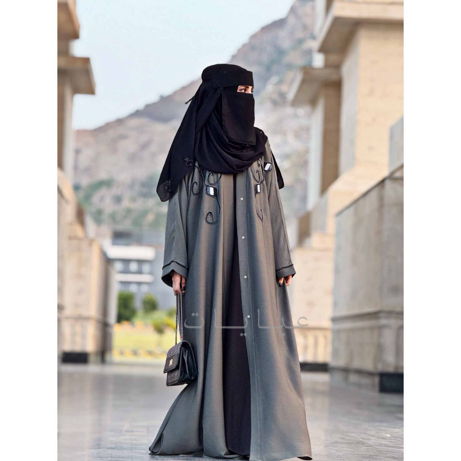 🌸 Olive Grace Abaya – Zoom Fabric with Cut Dana Work (Includes Hijab)